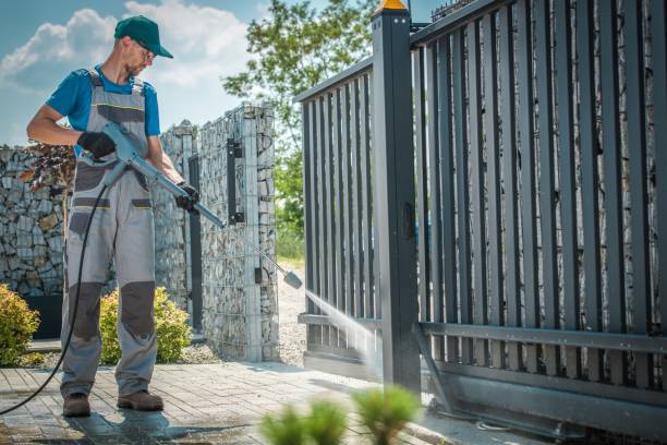 Best Pool Deck Cleaning  in Olivehurst, CA